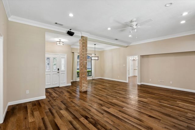 8620 Crosswind Drive, Fort Worth, TX 76179