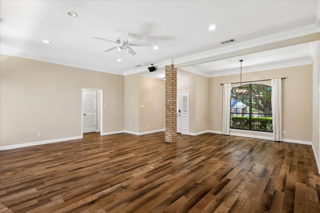 8620 Crosswind Drive, Fort Worth, TX 76179