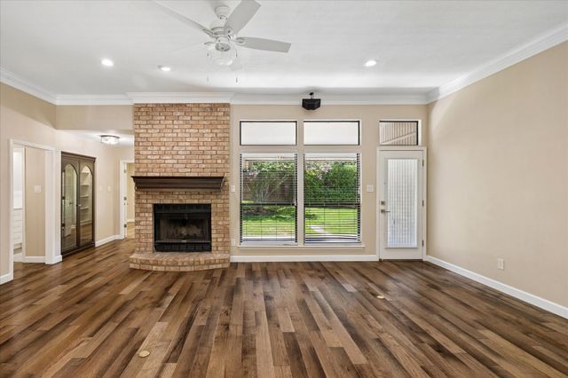 8620 Crosswind Drive, Fort Worth, TX 76179