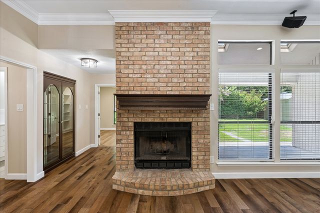 8620 Crosswind Drive, Fort Worth, TX 76179