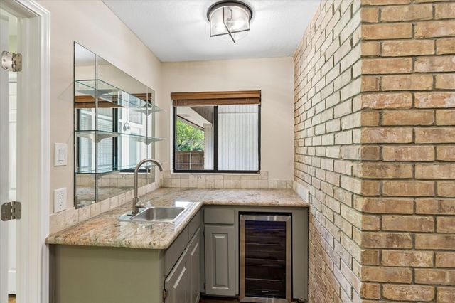 8620 Crosswind Drive, Fort Worth, TX 76179