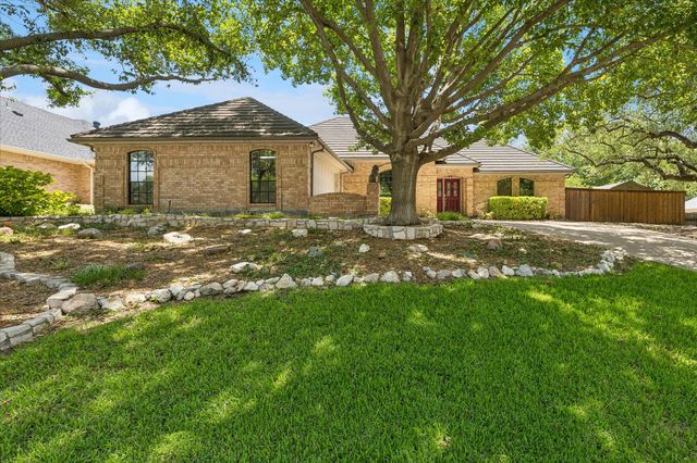 8620 Crosswind Drive, Fort Worth, TX 76179