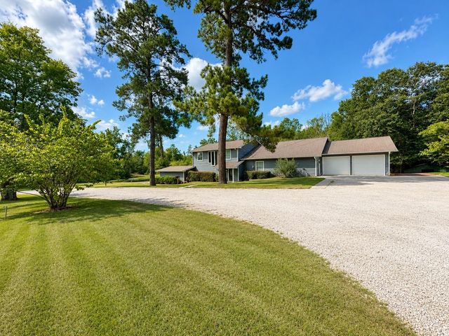 903 S Houston Avenue, Livingston, TX 77351