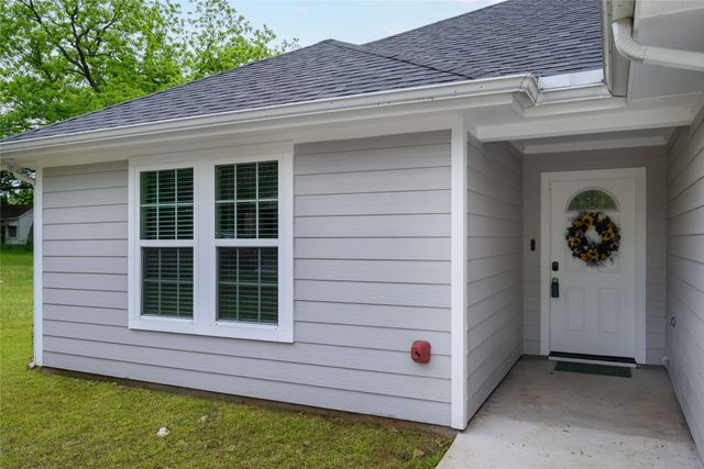 928 W Chase Street, Denison, TX 75020