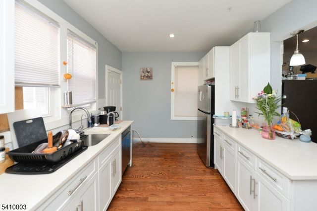 135 Scheerer Ave, Newark City, NJ 07112