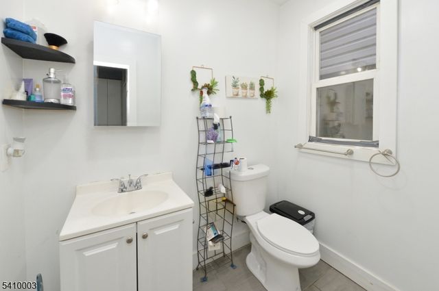 135 Scheerer Ave, Newark City, NJ 07112