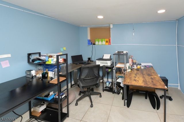 135 Scheerer Ave, Newark City, NJ 07112