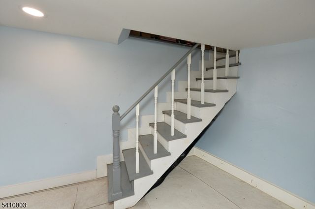 135 Scheerer Ave, Newark City, NJ 07112