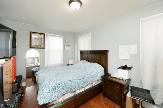 135 Scheerer Ave, Newark City, NJ 07112