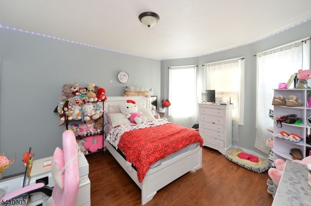 135 Scheerer Ave, Newark City, NJ 07112