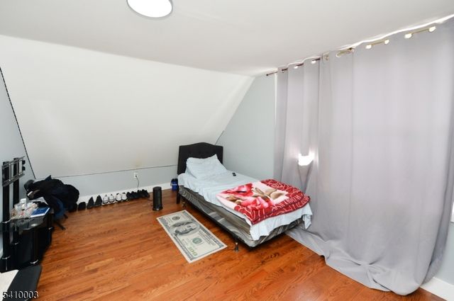 135 Scheerer Ave, Newark City, NJ 07112