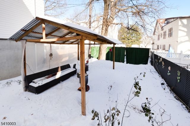 135 Scheerer Ave, Newark City, NJ 07112