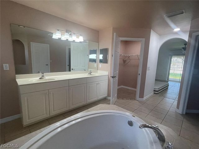 2842 NW 5th AVE, Cape Coral, FL 33993