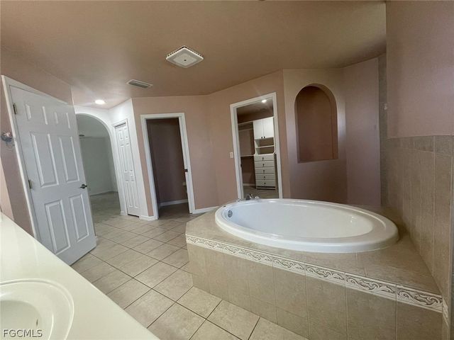 2842 NW 5th AVE, Cape Coral, FL 33993