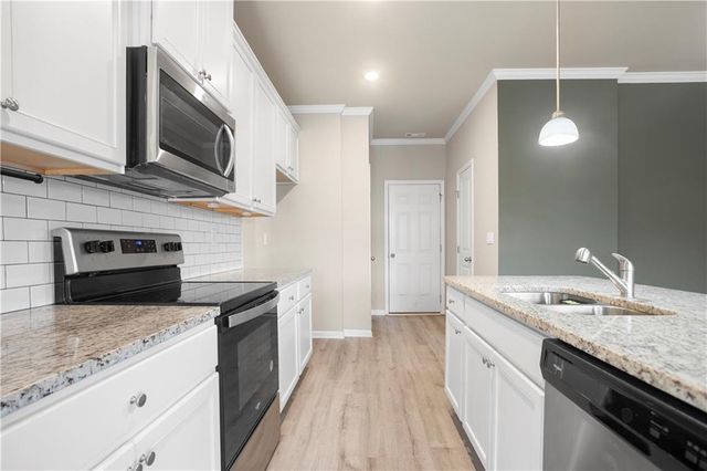 5209 Fox Den Road, Oakwood, GA 30566