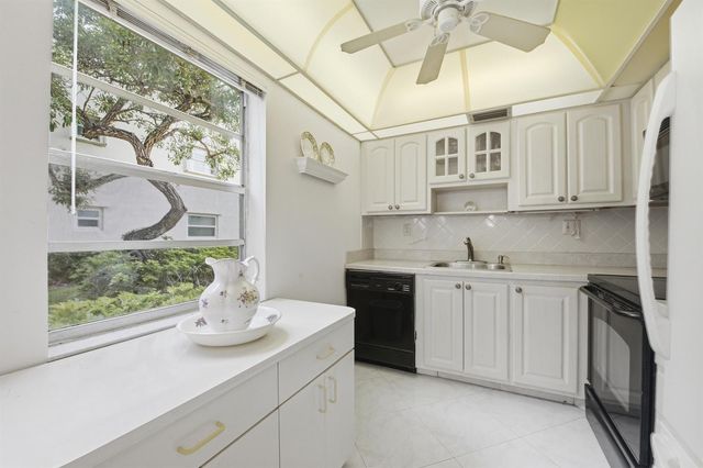 441 Burgundy J 441, Delray Beach, FL 33484