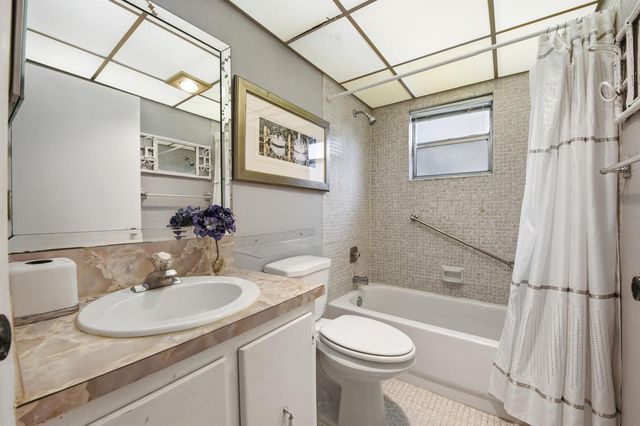 441 Burgundy J 441, Delray Beach, FL 33484
