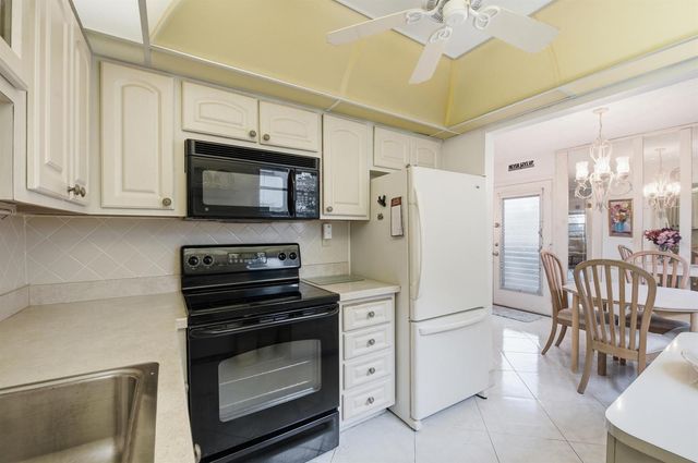 441 Burgundy J 441, Delray Beach, FL 33484