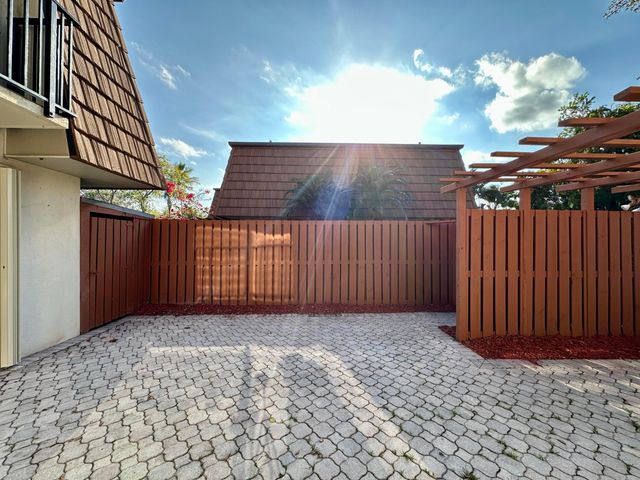 9148 SW 23rd Street A, Davie, FL 33324