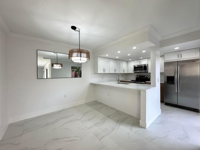 9148 SW 23rd Street A, Davie, FL 33324