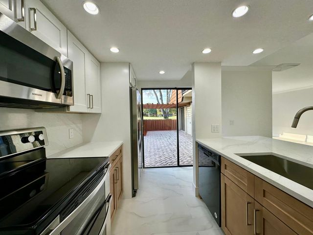 9148 SW 23rd Street A, Davie, FL 33324