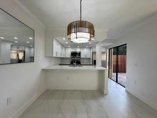 9148 SW 23rd Street A, Davie, FL 33324