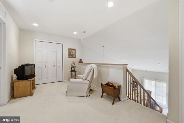 111 GRANDVIEW DR, Warminster, PA 18974