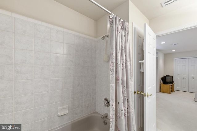 111 GRANDVIEW DR, Warminster, PA 18974