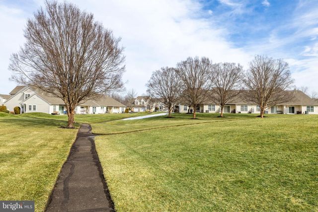 111 GRANDVIEW DR, Warminster, PA 18974