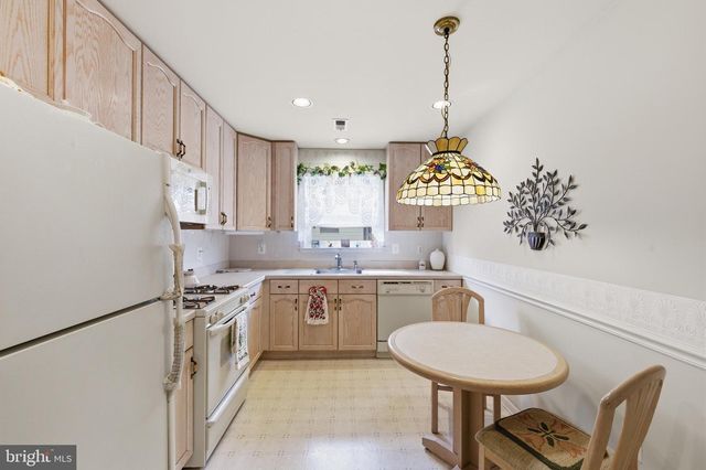 111 GRANDVIEW DR, Warminster, PA 18974