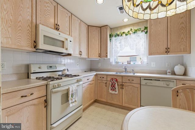 111 GRANDVIEW DR, Warminster, PA 18974