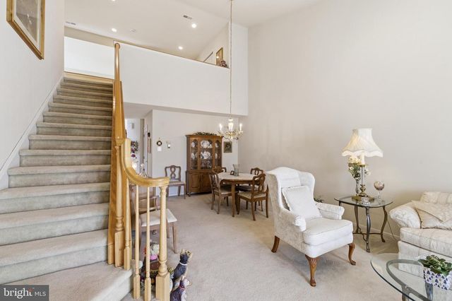 111 GRANDVIEW DR, Warminster, PA 18974