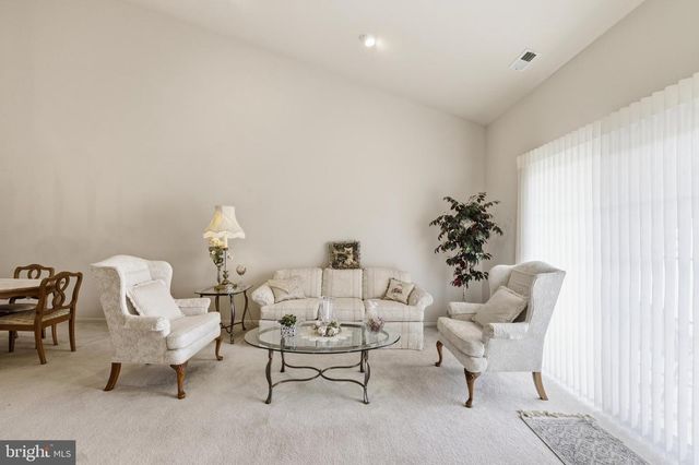 111 GRANDVIEW DR, Warminster, PA 18974