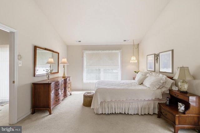 111 GRANDVIEW DR, Warminster, PA 18974