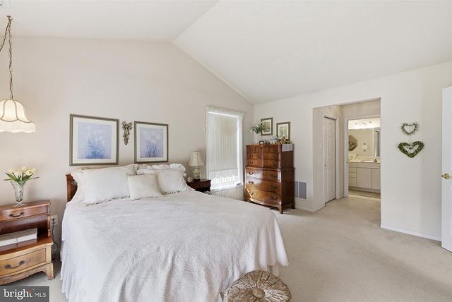 111 GRANDVIEW DR, Warminster, PA 18974