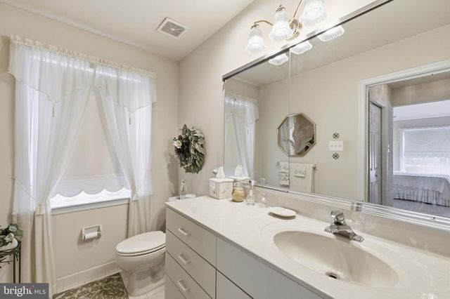 111 GRANDVIEW DR, Warminster, PA 18974