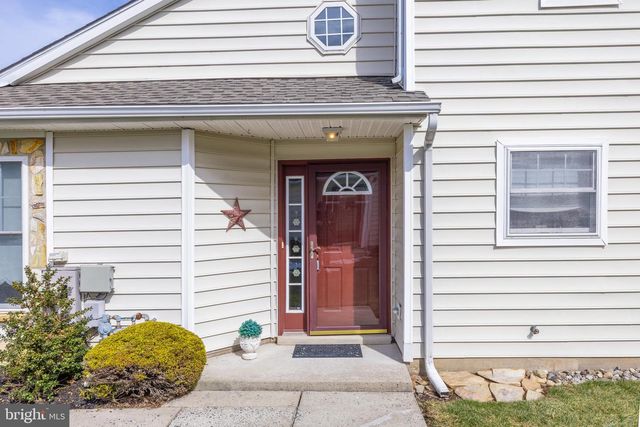 111 GRANDVIEW DR, Warminster, PA 18974