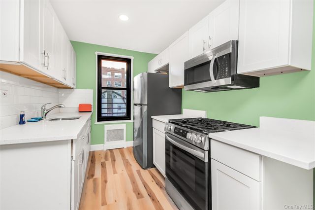 75 W 238th Street 3H, Bronx, NY 10463