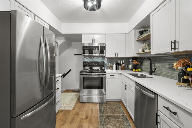 3519 Oak Tree Drive, Kalamazoo, MI 49048