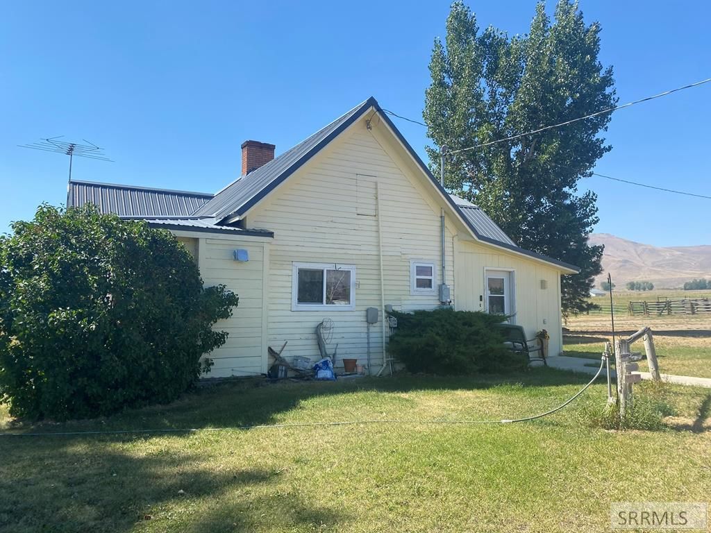 Image 10 of property listing at 2651 Challis Creek Road, Challis, ID 83226