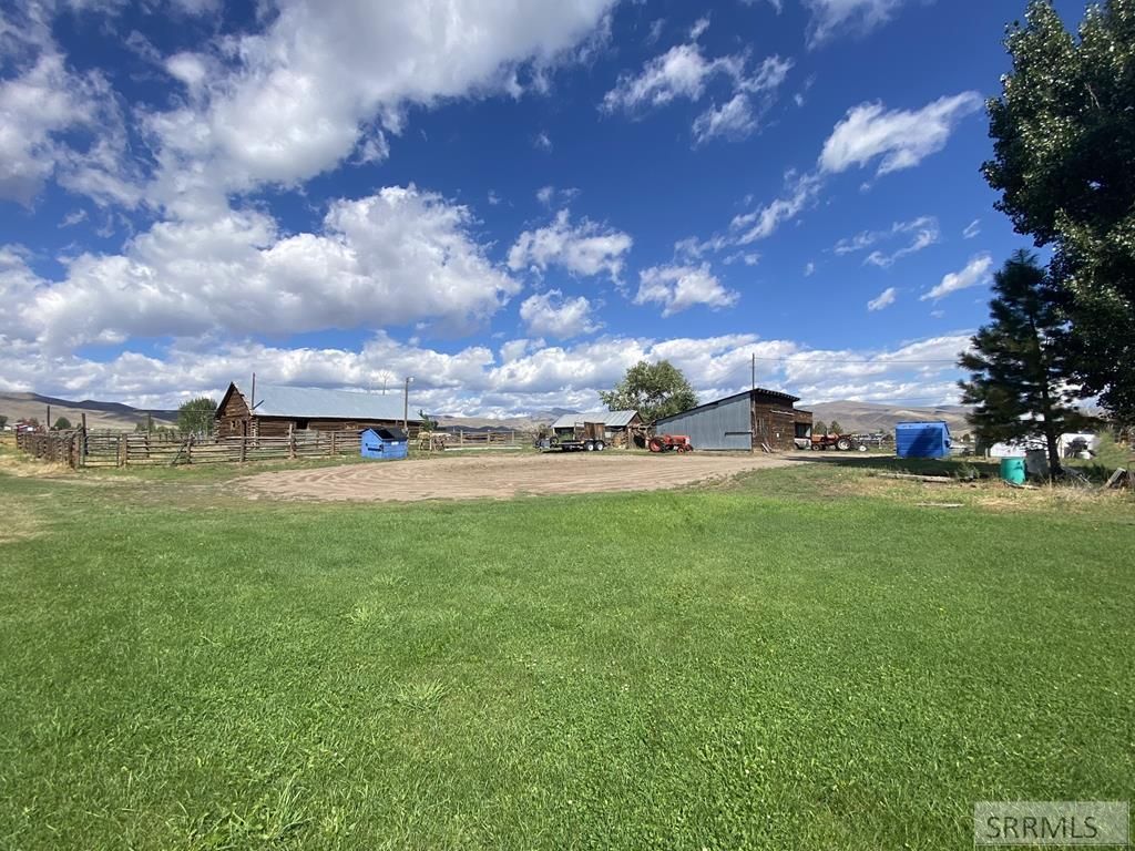 Image 6 of property listing at 2651 Challis Creek Road, Challis, ID 83226
