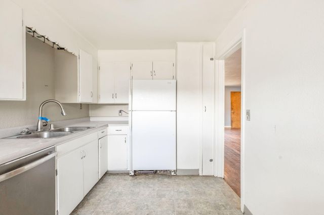 71 SW 2nd Street, Madras, OR 97741