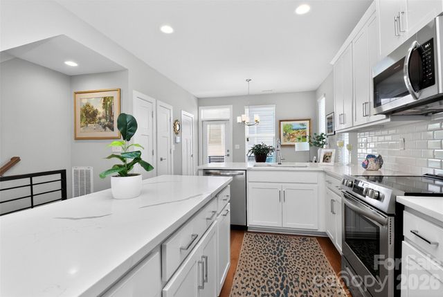 2111 Isom Street, Charlotte, NC 28208