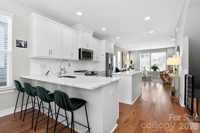 2111 Isom Street, Charlotte, NC 28208