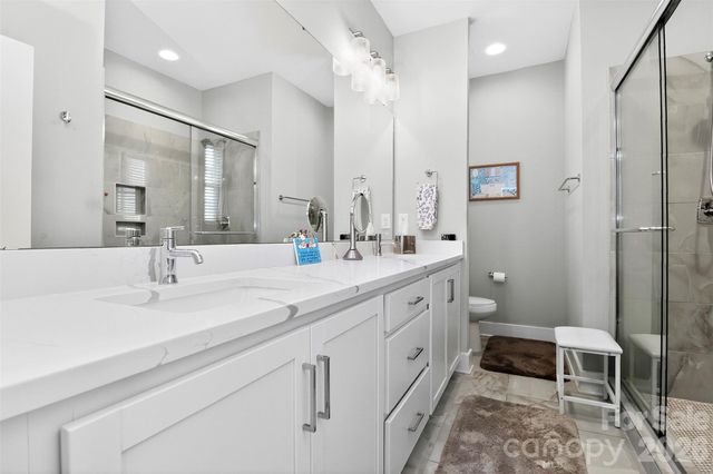 2111 Isom Street, Charlotte, NC 28208