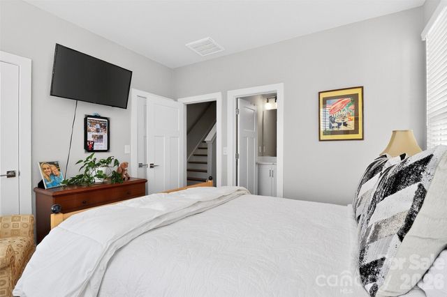 2111 Isom Street, Charlotte, NC 28208