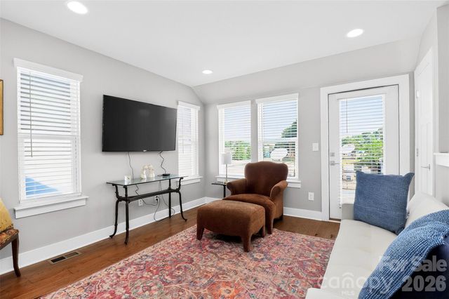 2111 Isom Street, Charlotte, NC 28208