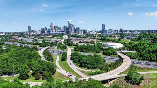 2111 Isom Street, Charlotte, NC 28208