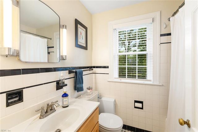 19 Brandon RD, Newport News, VA 23601