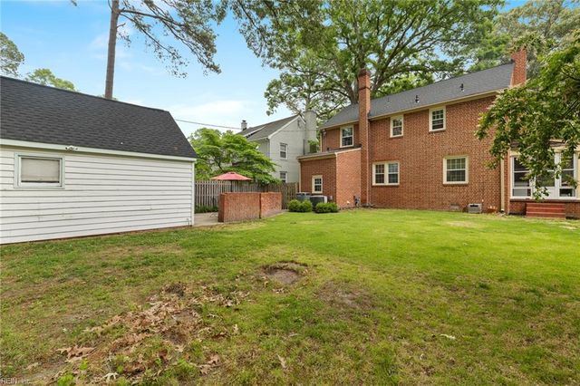 19 Brandon RD, Newport News, VA 23601